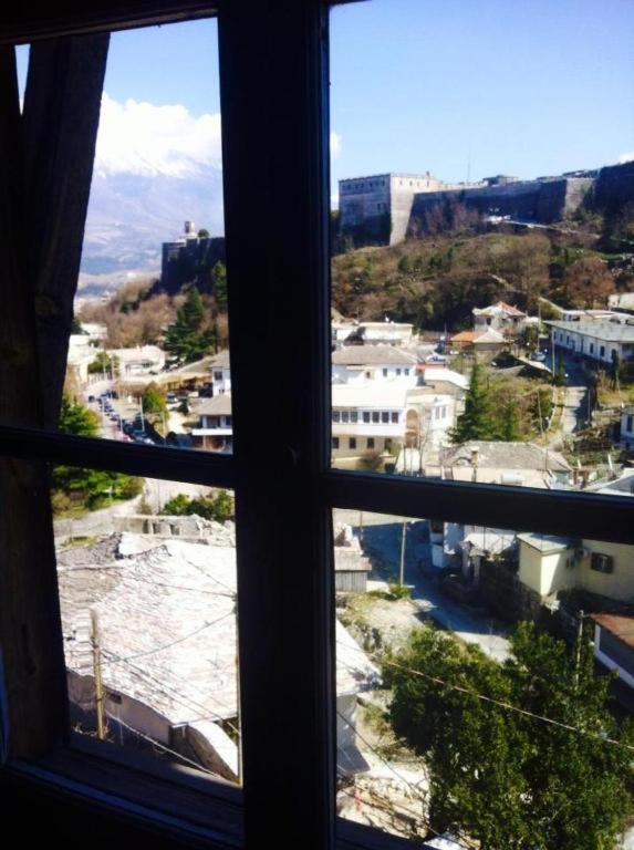 Ruols Guesthouse Gjirokaster Exterior photo