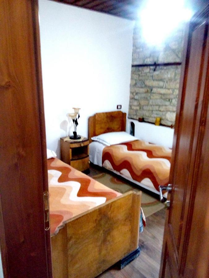 Ruols Guesthouse Gjirokaster Exterior photo